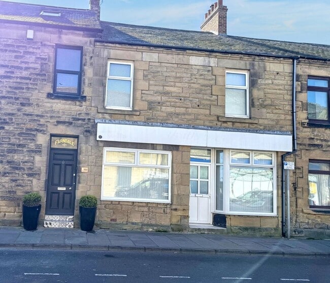 More details for 100 Queen St, Amble, Morpeth - Retail for Sale