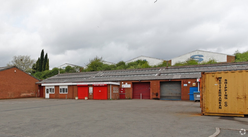 Pedmore Rd, Brierley Hill to rent - Building Photo - Image 2 of 2
