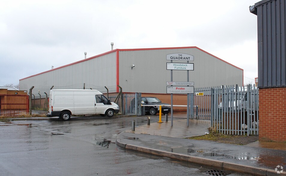 3 Kelsey Close, Nuneaton to rent - Building Photo - Image 2 of 3