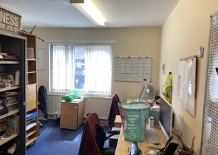 51A-51 High St, Ruislip to rent Interior Photo- Image 1 of 4