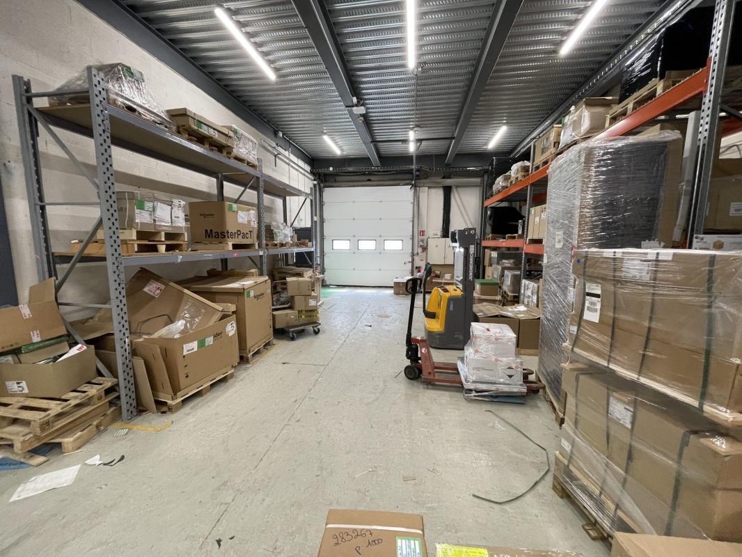 Industrial in Nanterre to rent Interior Photo- Image 1 of 29