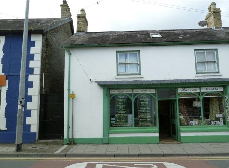 9 Sycamore St, Newcastle Emlyn for sale Primary Photo- Image 1 of 1