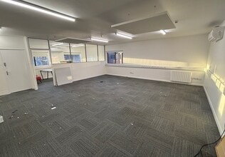 Wheatfield Way, Hinckley to rent Interior Photo- Image 2 of 3