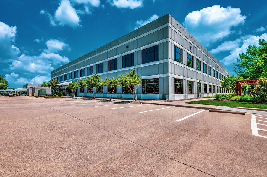 4600 Regent Blvd, Irving, TX for sale - Building Photo - Image 2 of 15