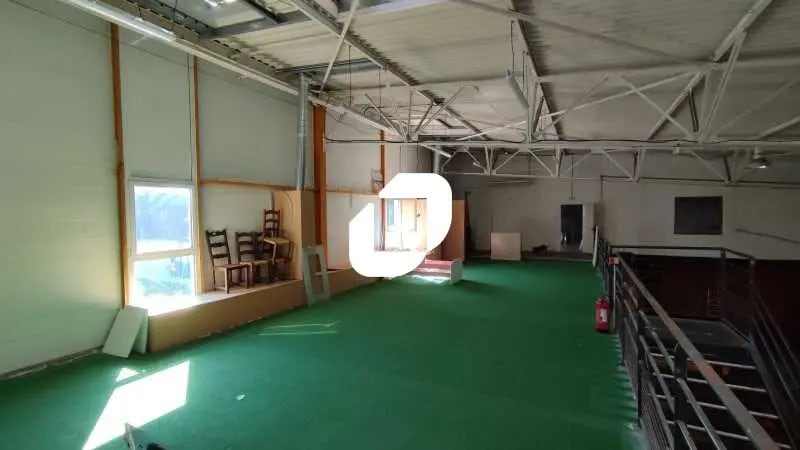 Retail in Pessac to rent - Interior Photo - Image 3 of 8