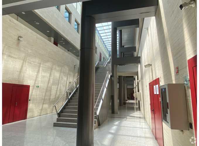 Avenida de Pirineos, 7, San Sebastián de los Reyes, Madrid to rent - Building Photo - Image 3 of 26