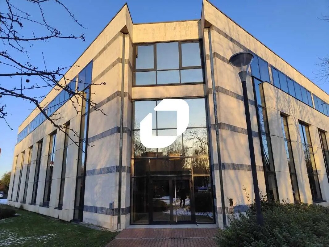 Light Industrial in Gennevilliers for sale Building Photo- Image 1 of 14