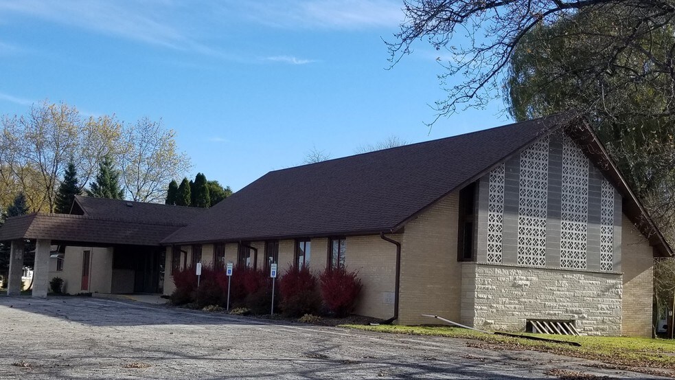 12219 W Janesville Rd, Hales Corners 53130 UK