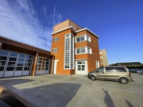 Industrial in Ivry-sur-Seine to rent Building Photo- Image 2 of 6