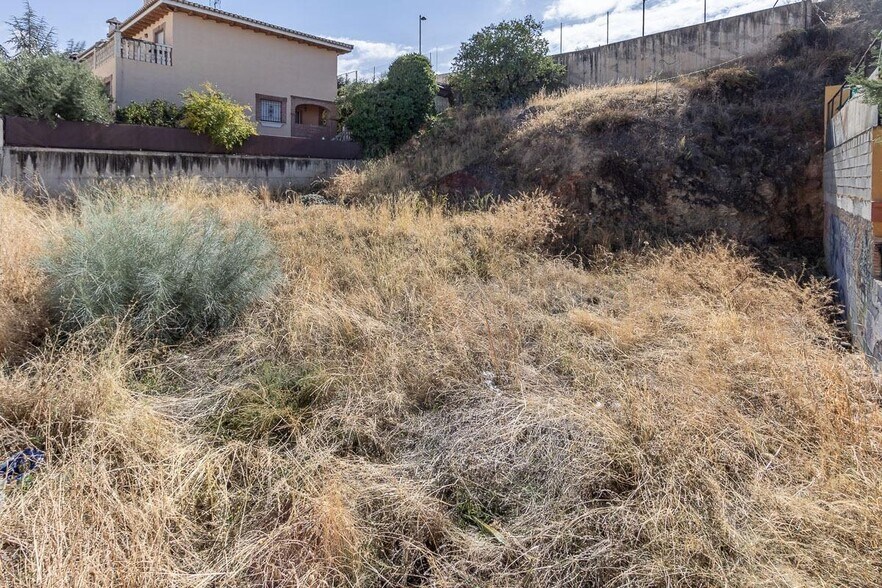 Calle Kenia, 12, Huétor Vega, Granada for sale - Building Photo - Image 3 of 8