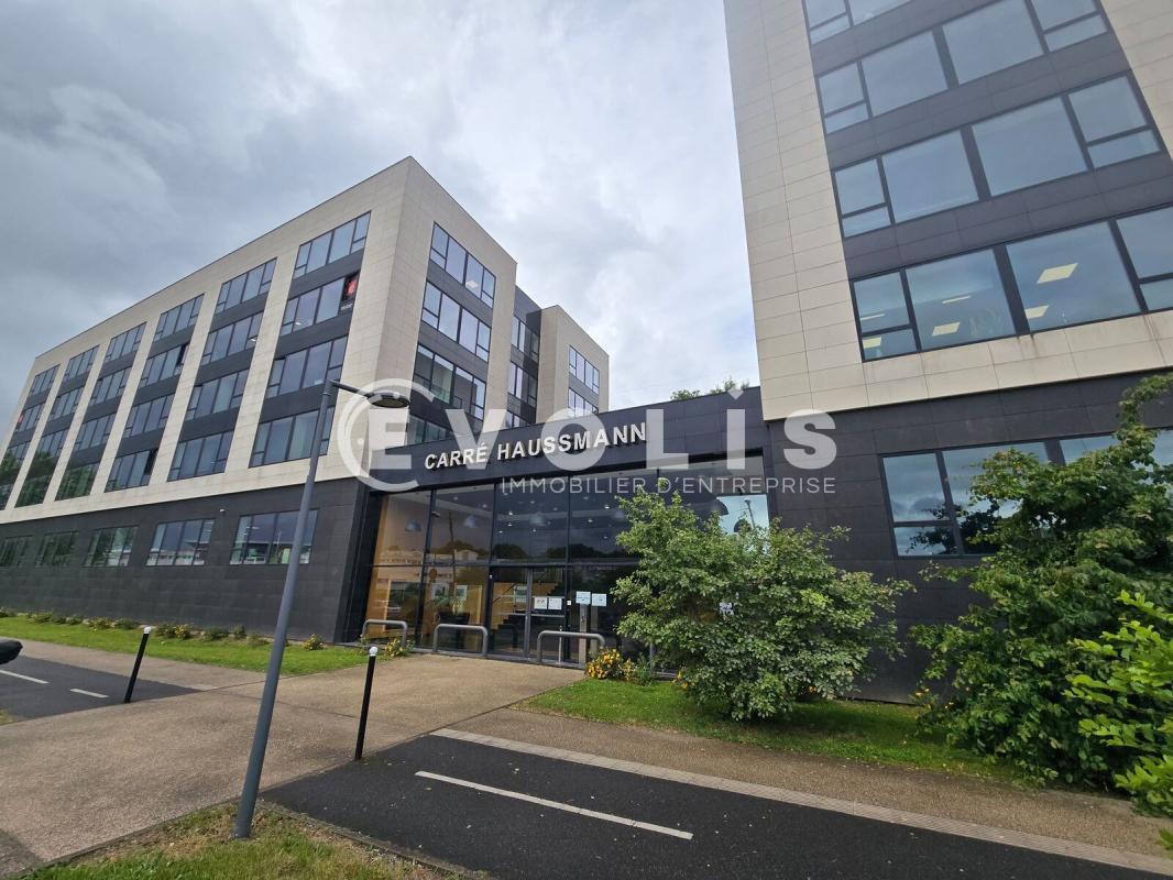 Office in Évry-Courcouronnes to rent Building Photo- Image 1 of 19