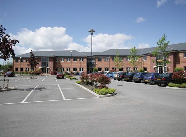 Rivermead Ct, Kenn to rent - Building Photo - Image 2 of 5