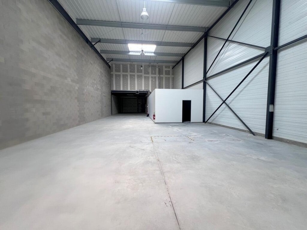 Location Local d'activités 442 m² - Photo 1
