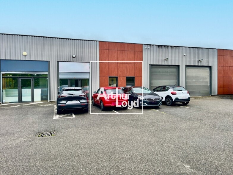 2-3 Allée De Longueterre, Montrabé to rent - Building Photo - Image 2 of 16