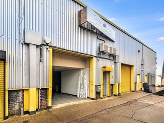 More details for 15-17 Roebuck Rd, Ilford - Office, Industrial for Rent