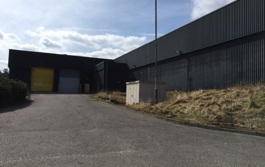 60 Springvale Industrial Estate, Cwmbran for sale - Building Photo - Image 1 of 4