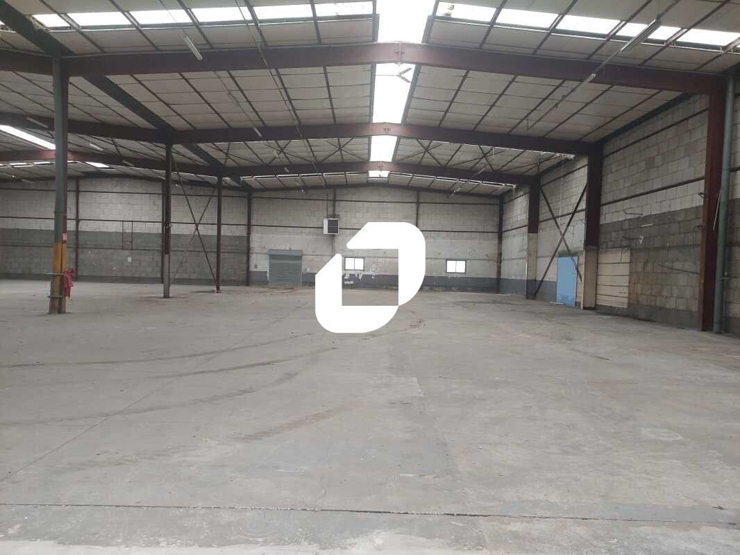 Light Industrial in Plaisir for sale Building Photo- Image 1 of 12