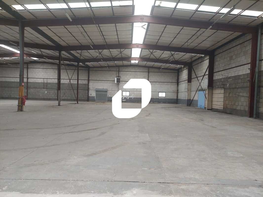 Light Industrial in Plaisir for sale Interior Photo- Image 1 of 12