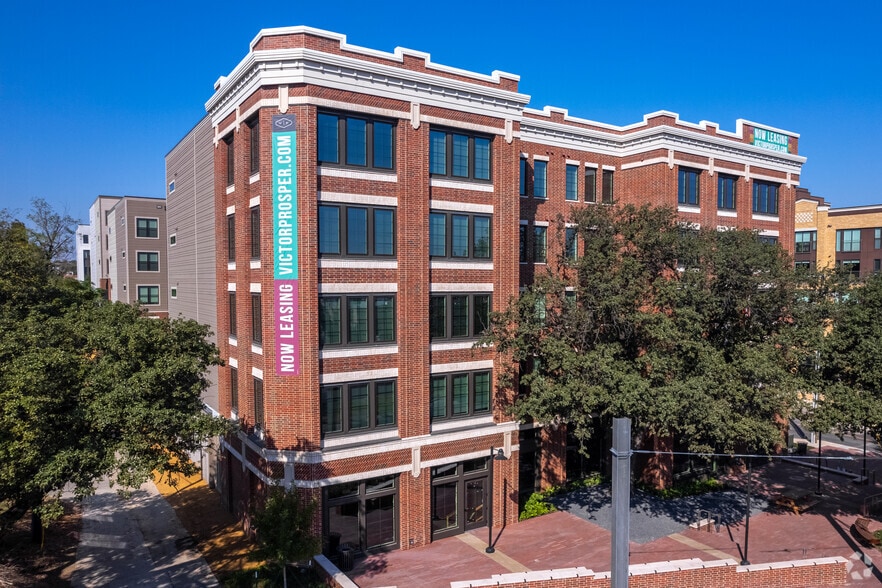 SW Davis and 7th St, Dallas, TX for rent - Primary Photo - Image 1 of 34