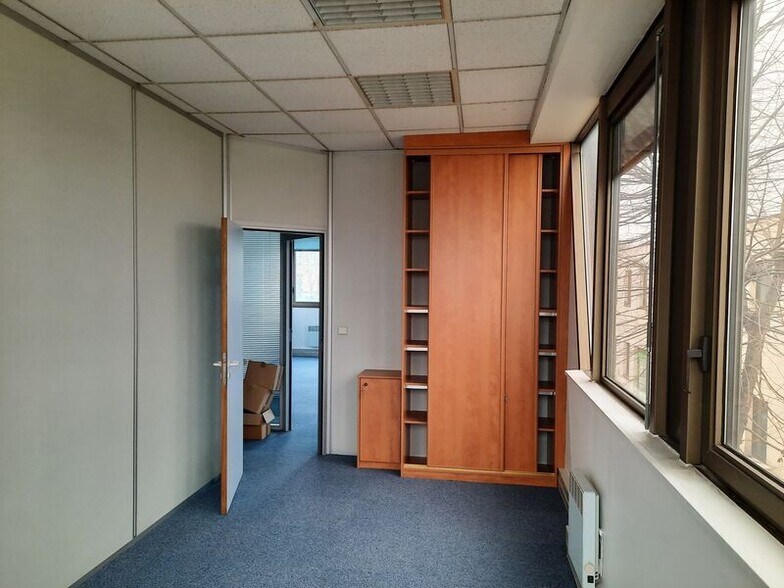 15 Rue Le Corbusier, Créteil to rent - Interior Photo - Image 2 of 10