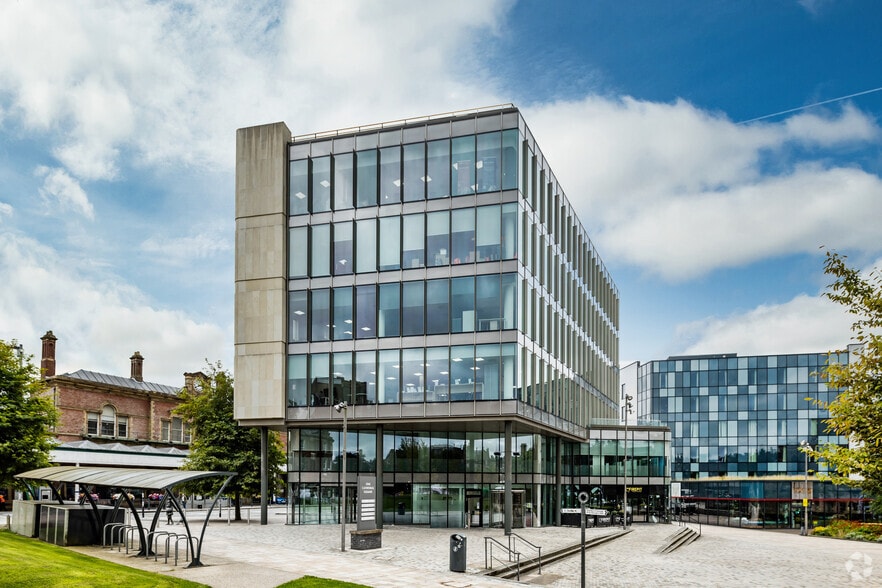 1 Cathedral Sq, Blackburn to rent - Building Photo - Image 2 of 4