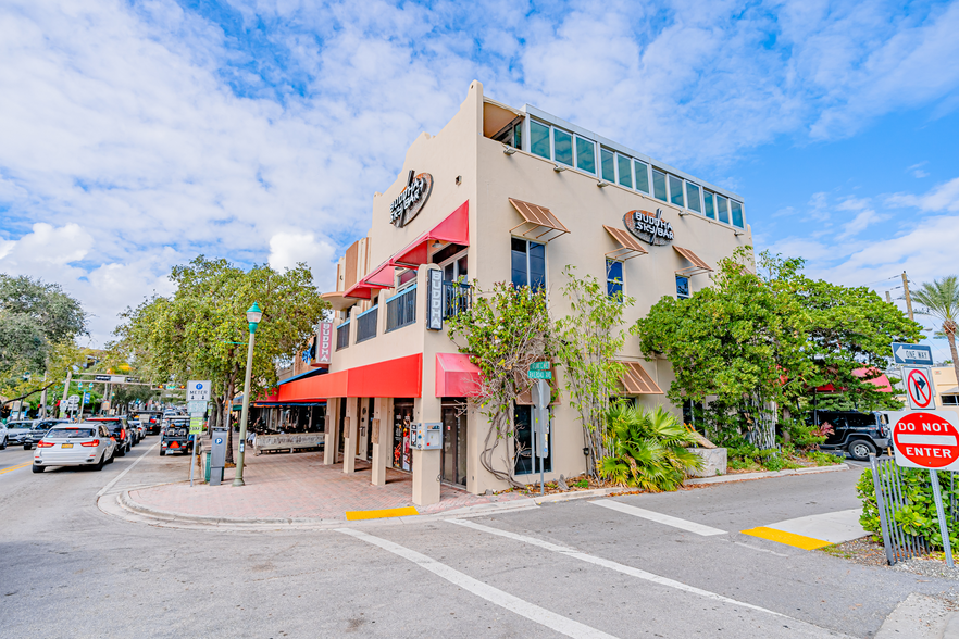 217 E Atlantic Ave, Delray Beach, FL for rent - Primary Photo - Image 1 of 11