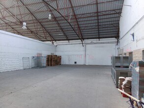 Industrial in La Seyne-sur-Mer to rent Interior Photo- Image 2 of 5