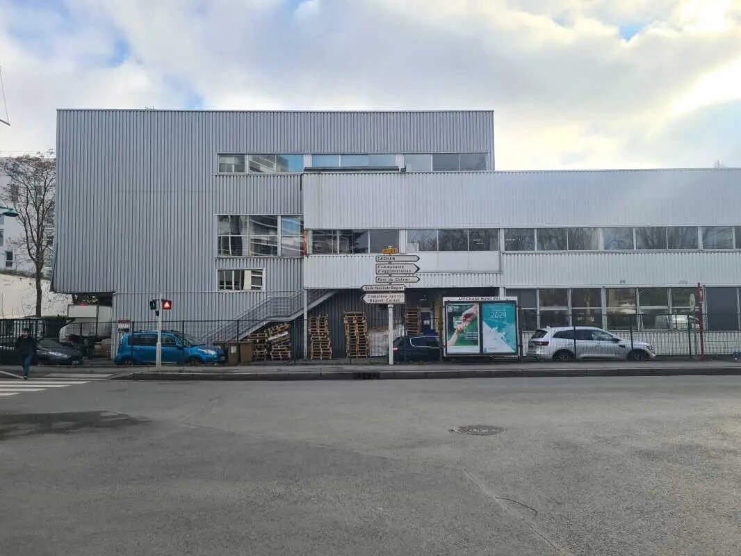 Office in Gentilly to rent Building Photo- Image 1 of 10