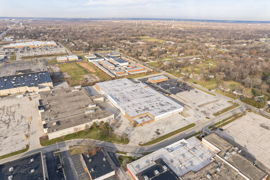 1300 Hilltop Ave, Chicago Heights, IL for sale - Building Photo - Image 3 of 17