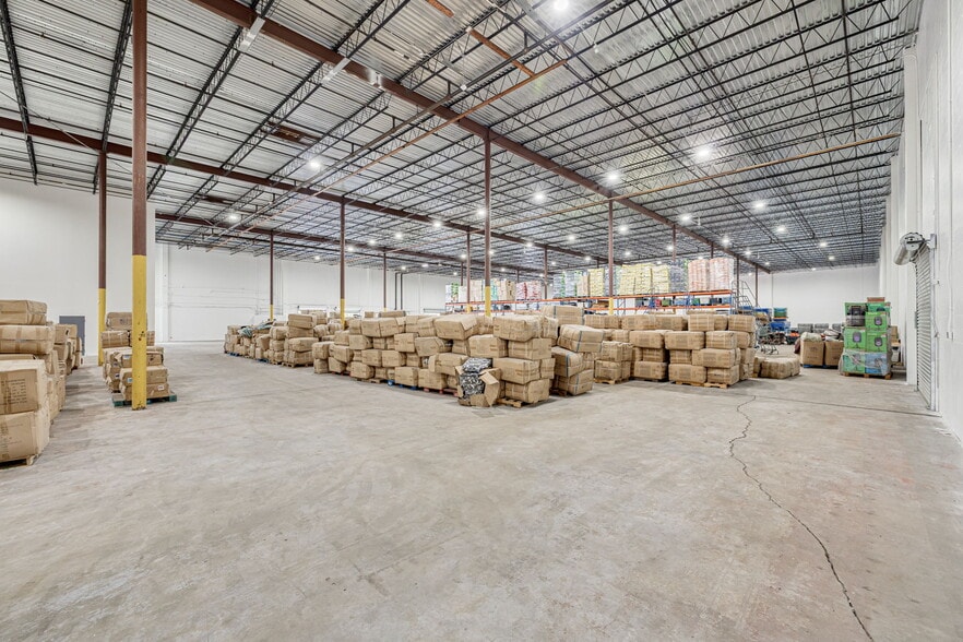 5520 E Giddens Ave, Tampa, FL to rent - Building Photo - Image 3 of 14