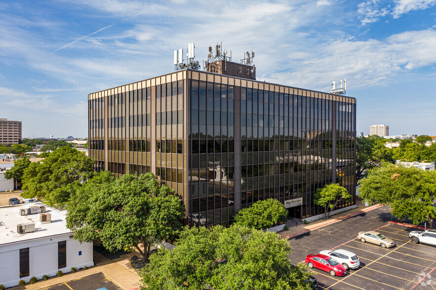 13740 Midway Rd, Farmers Branch, TX for rent - Building Photo - Image 1 of 9