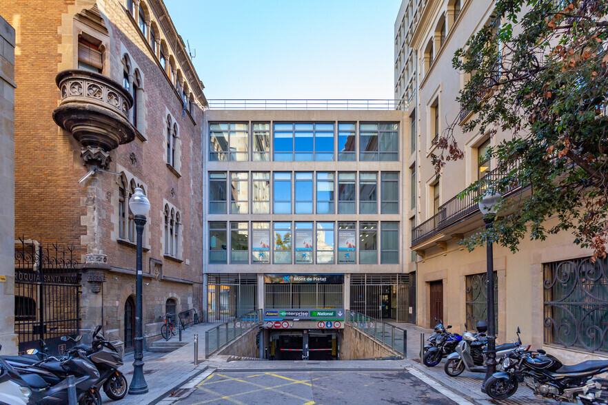 Office in Carrer De Rivadeneyra, 6, Barcelona for rent - Building Photo - Image 2 of 6