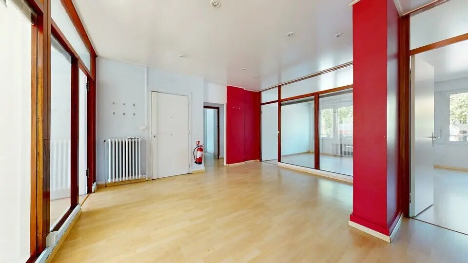 Office in Lyon to rent Interior Photo- Image 1 of 13