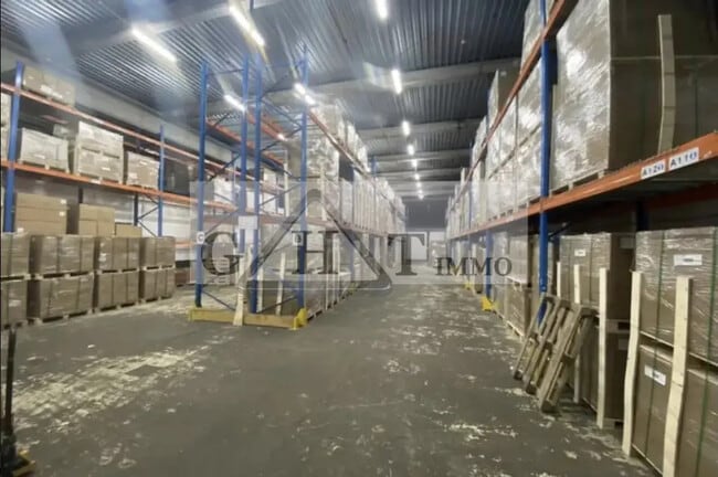 Vente Entrepôt 4 500 m²