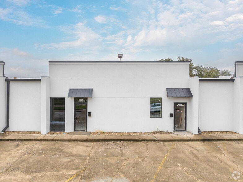 1800 Dabney Dr, Pasadena, TX for rent - Building Photo - Image 3 of 7