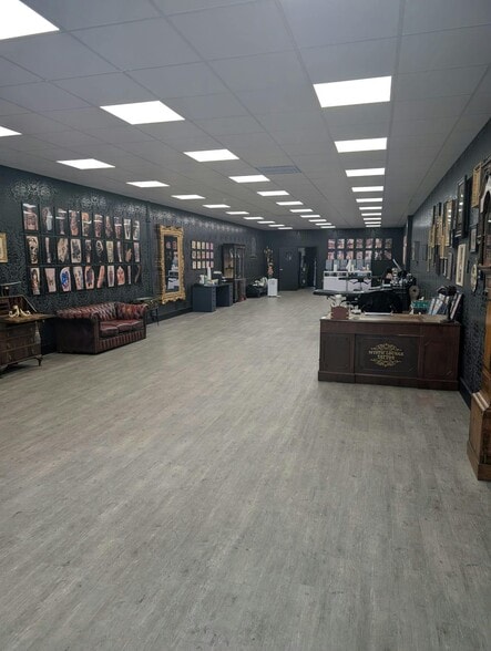 114-128 Crockhamwell Rd, Reading to rent - Interior Photo - Image 3 of 5