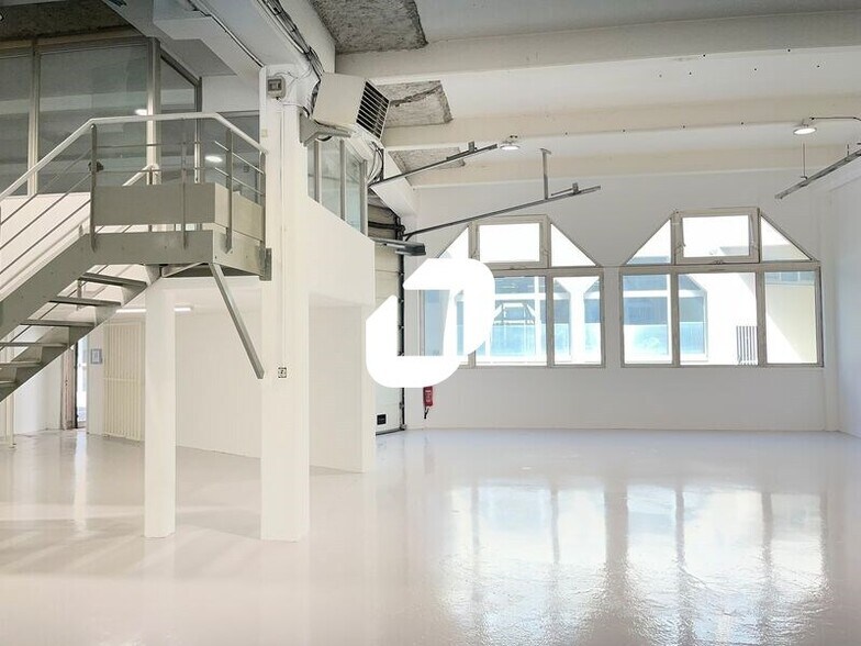 Light Industrial in Aubervilliers to rent - Building Photo - Image 2 of 8