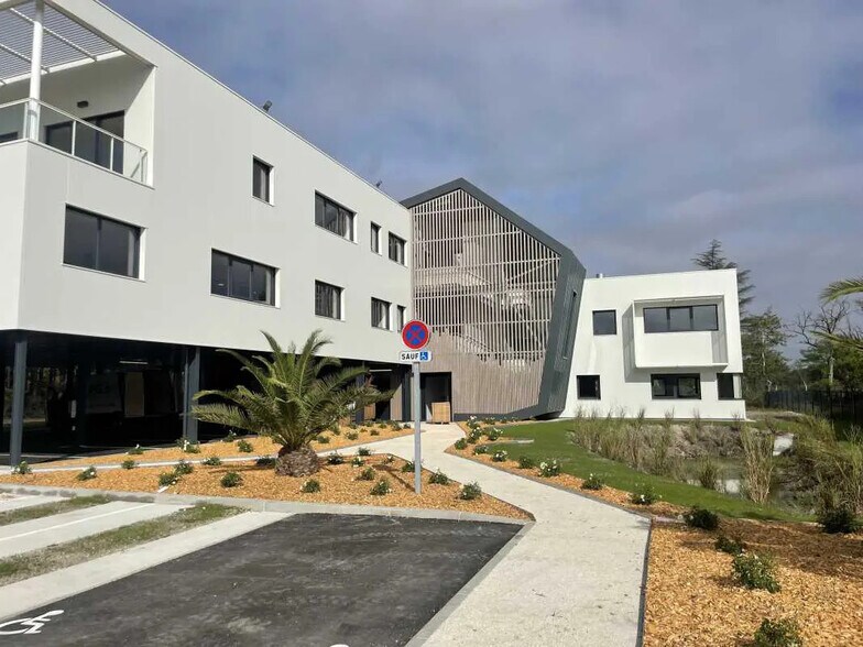 Office in Mérignac to rent - Building Photo - Image 2 of 5
