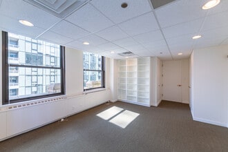180 N Michigan Ave, Chicago, IL to rent Interior Photo- Image 2 of 3