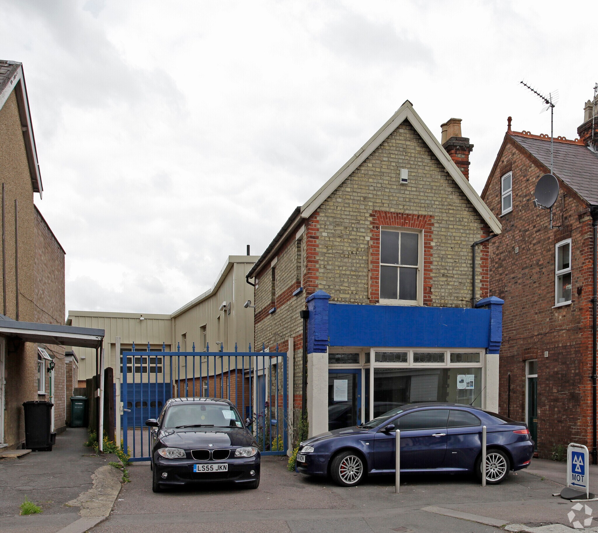 9 Plantagenet Rd, Barnet for sale Primary Photo- Image 1 of 1