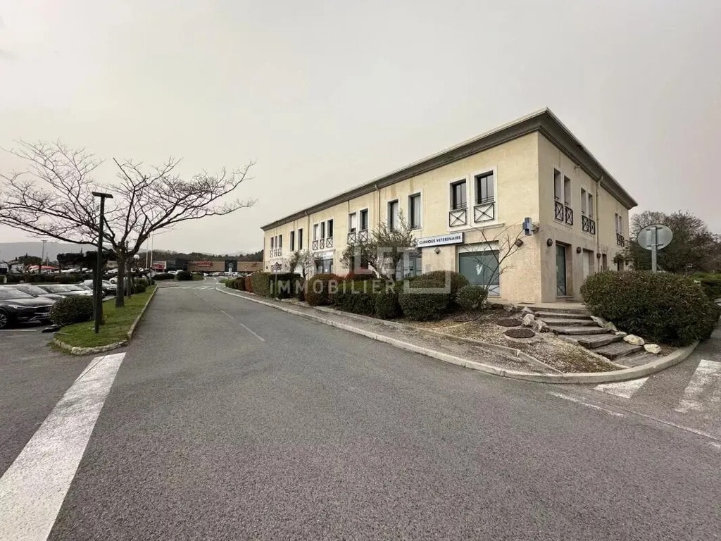 Vente Bureaux 68 m² - Photo 1