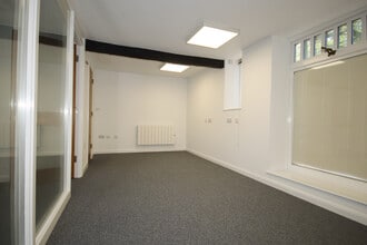 Sheppey Way, Bobbing to rent Interior Photo- Image 2 of 12