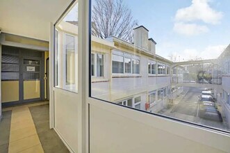 Office in Nanterre to rent Interior Photo- Image 1 of 2