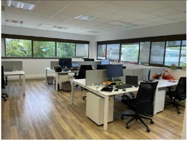 Office in Mérignac to rent - Building Photo - Image 2 of 5