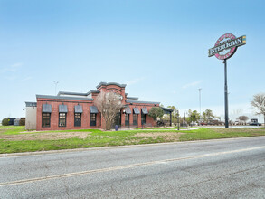 322 Holiday Dr, Ardmore, OK for sale Primary Photo- Image 1 of 1