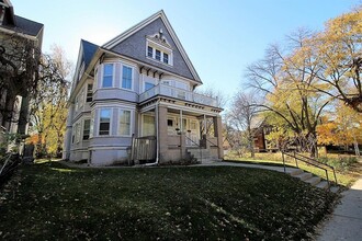 2725 W McKinley Blvd, Milwaukee, WI for sale Primary Photo- Image 1 of 1