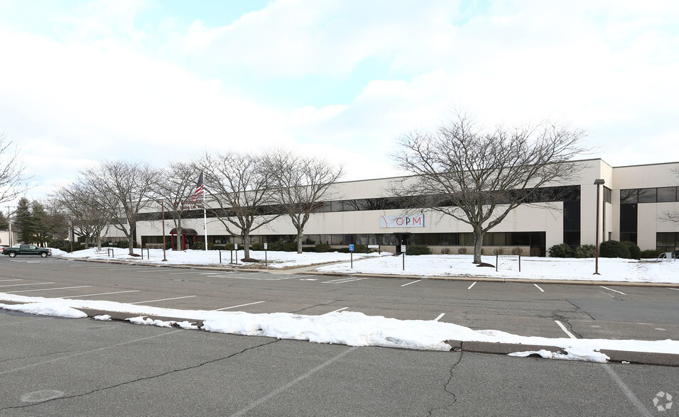 30 S Satellite Rd, South Windsor, CT for rent - Building Photo - Image 1 of 1