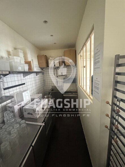 Retail in Paris to rent - Interior Photo - Image 3 of 9