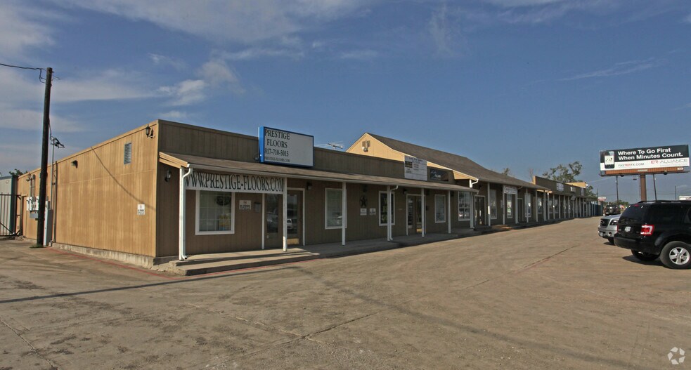 3588-3604 Golden Triangle Blvd, Keller, TX to rent - Primary Photo - Image 1 of 32