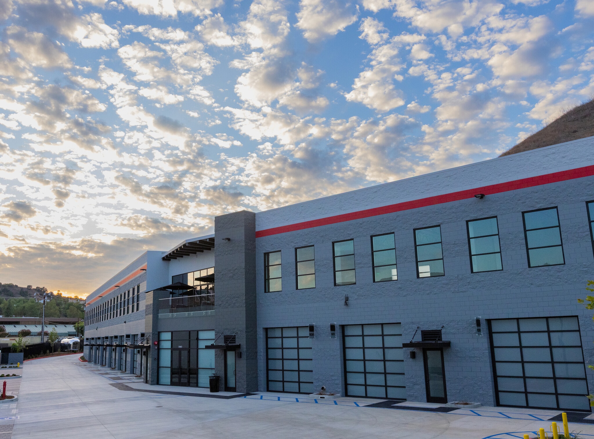 23823 Ventura Blvd, Calabasas, CA for sale Primary Photo- Image 1 of 13